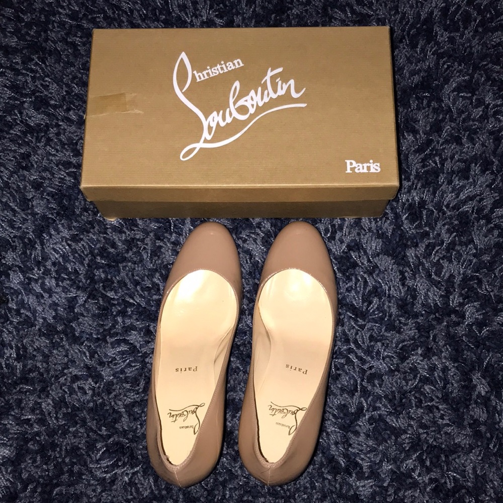 SOLD❗️Christian Louboutin Simple pump